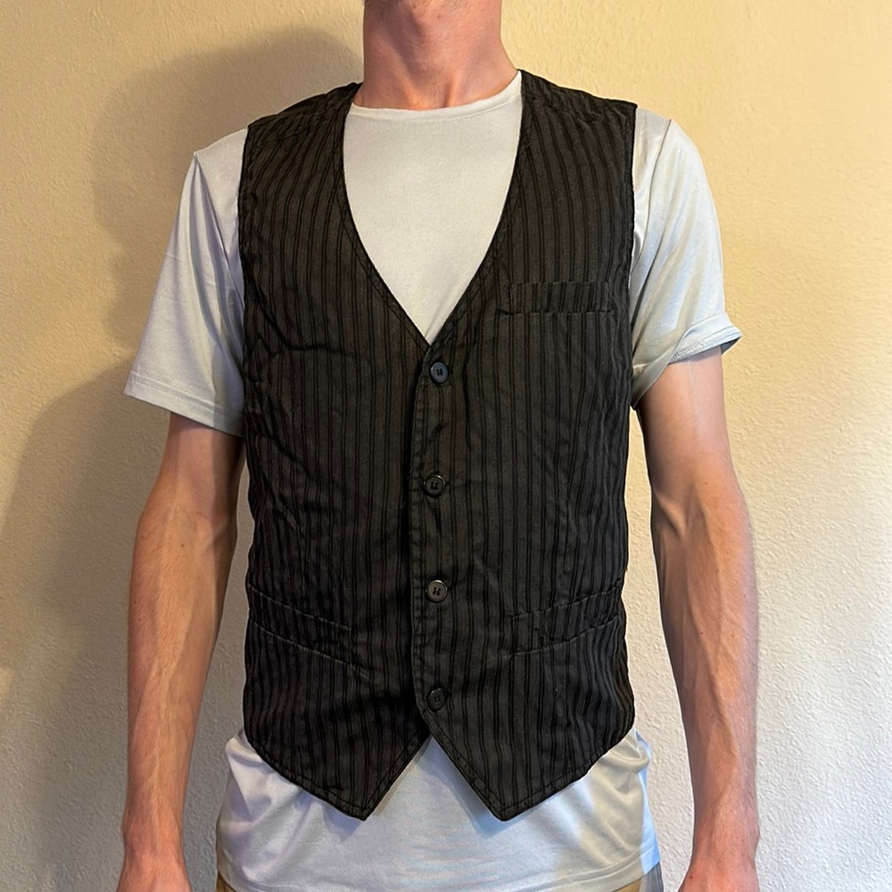 Pop icon vest from buckle